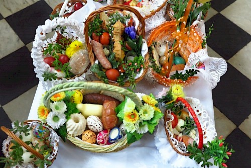 POŚWIĘCENIE POKARMÓW NA&nbsp;STÓŁ WIELKANOCNY 