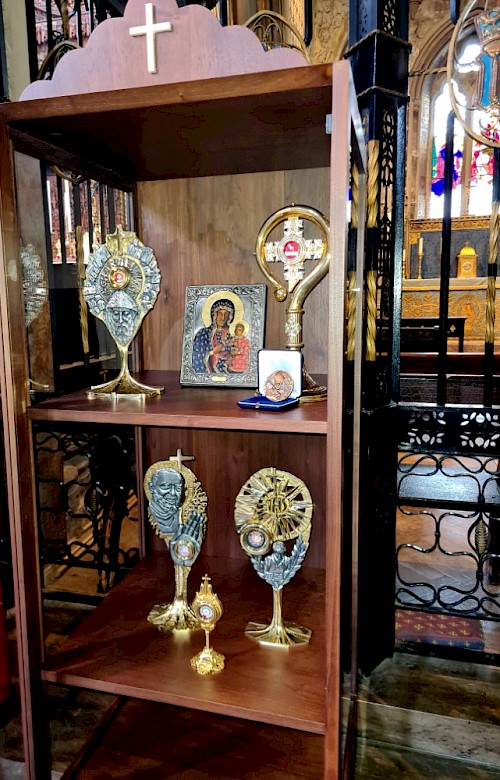 NOWE RELIKWIARIUM W&nbsp;NASZYM KOŚCIELE PARAFIALNYM